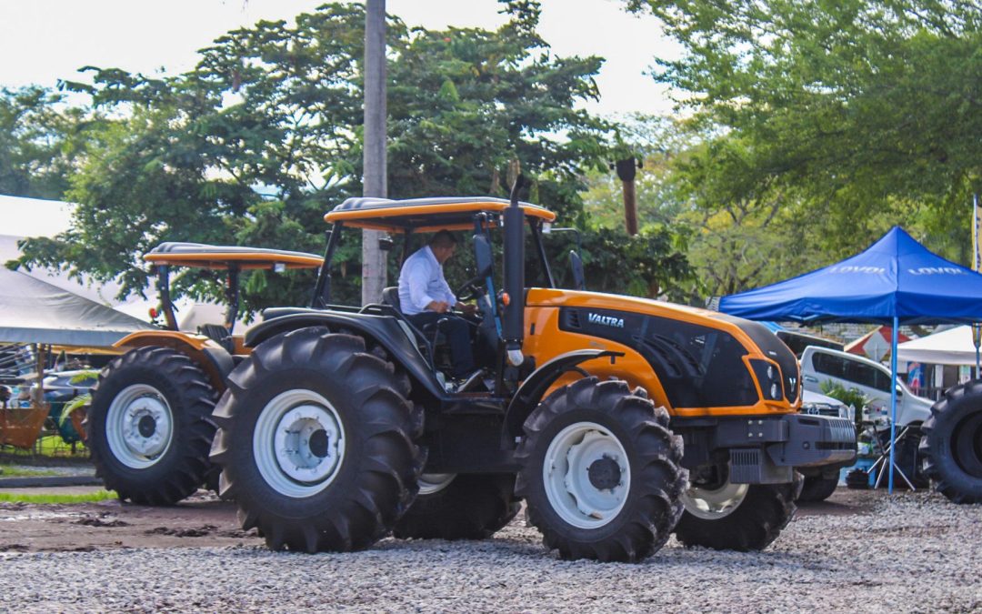La Orinoquía recibe tractores para fortalecer su potencial agropecuario